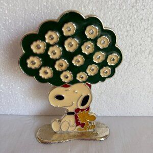 Snoopy and Pal Woodstock Enamel Paint on Metal 18 Holes Vintage Earring Tree